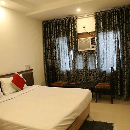 Hotel Surya กวาลิออร์ ภายนอก รูปภาพ