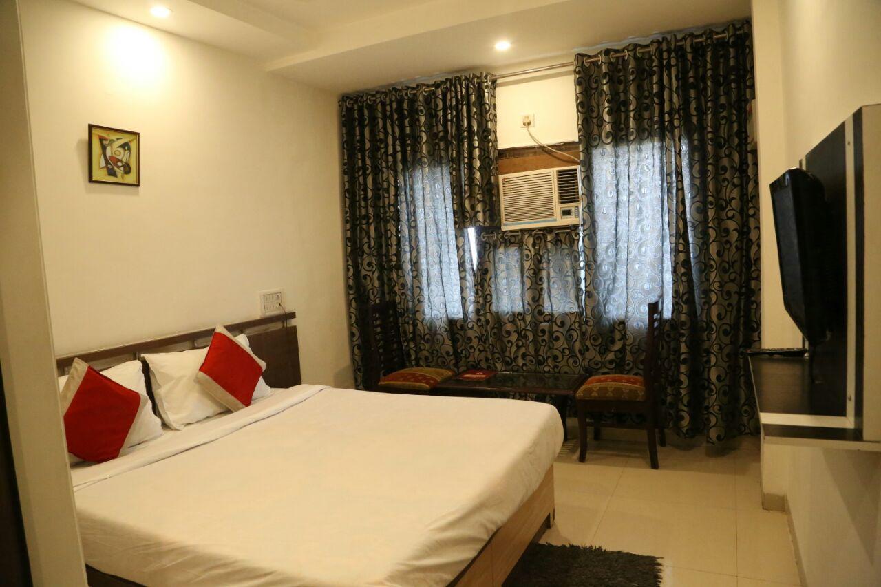 Hotel Surya กวาลิออร์ ภายนอก รูปภาพ